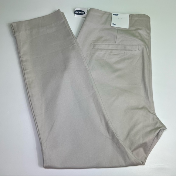 Old Navy Pants - Old Navy Light tan stretch Pants size 14 NWT